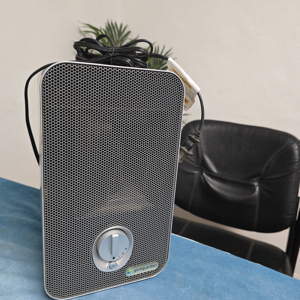 GermGuardian Air Purifier Pure Filter Tabletop with Silver Design Model AC4100CA